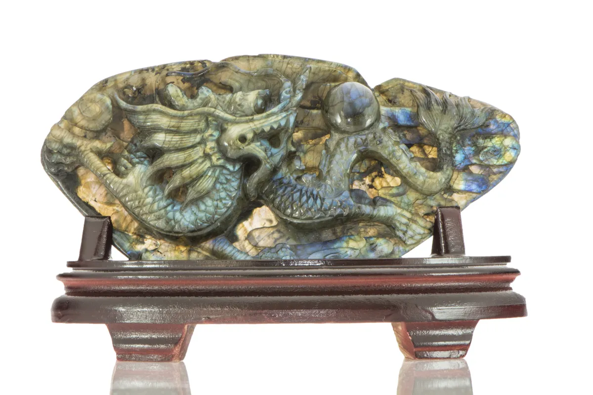 Labradorit Drache