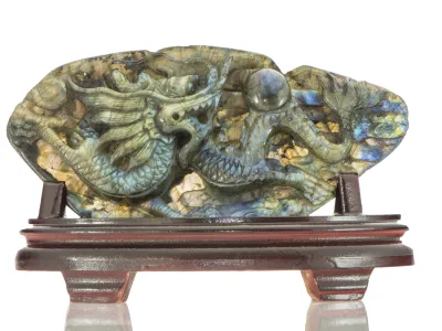 Labradorit Drache