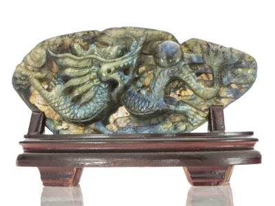 Labradorit Drache