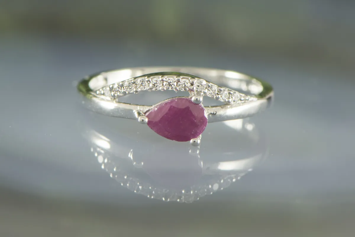 Ring mit Rubin