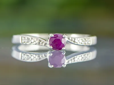 Ring mit Rubin