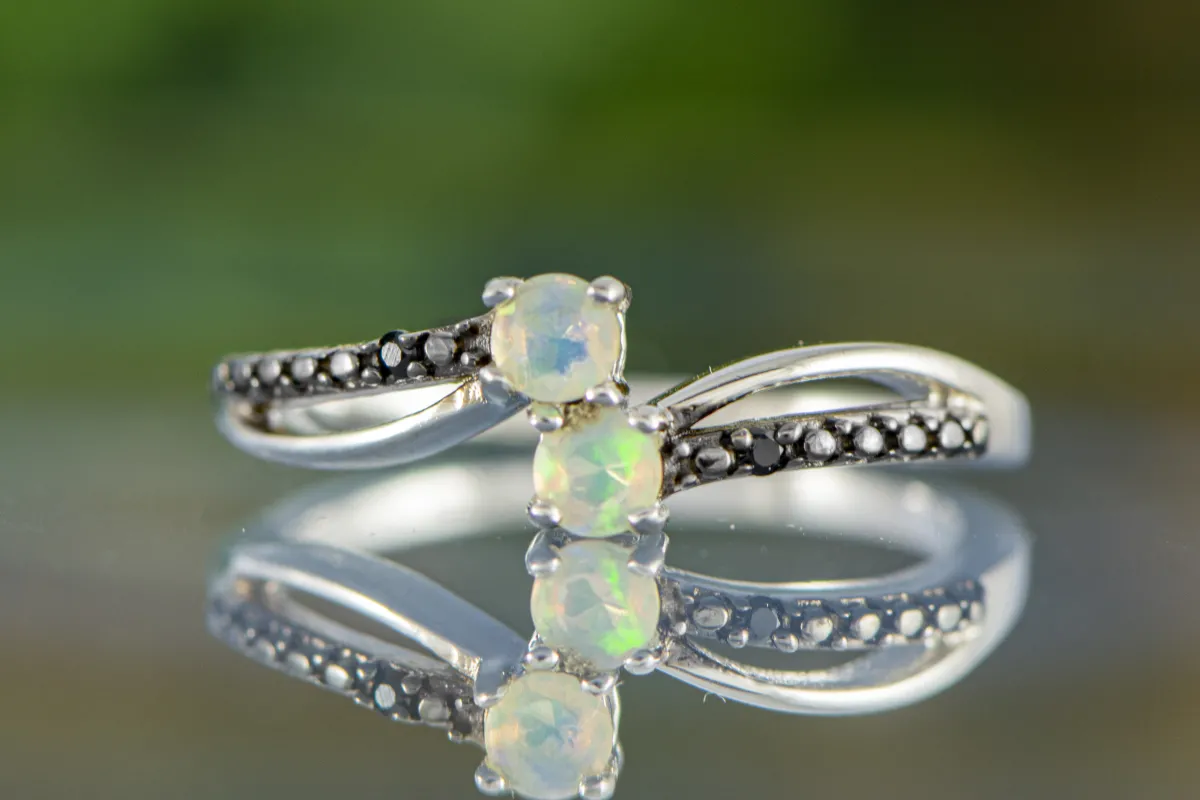 Ring mit Opal