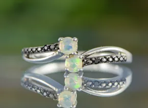 Ring mit Opal