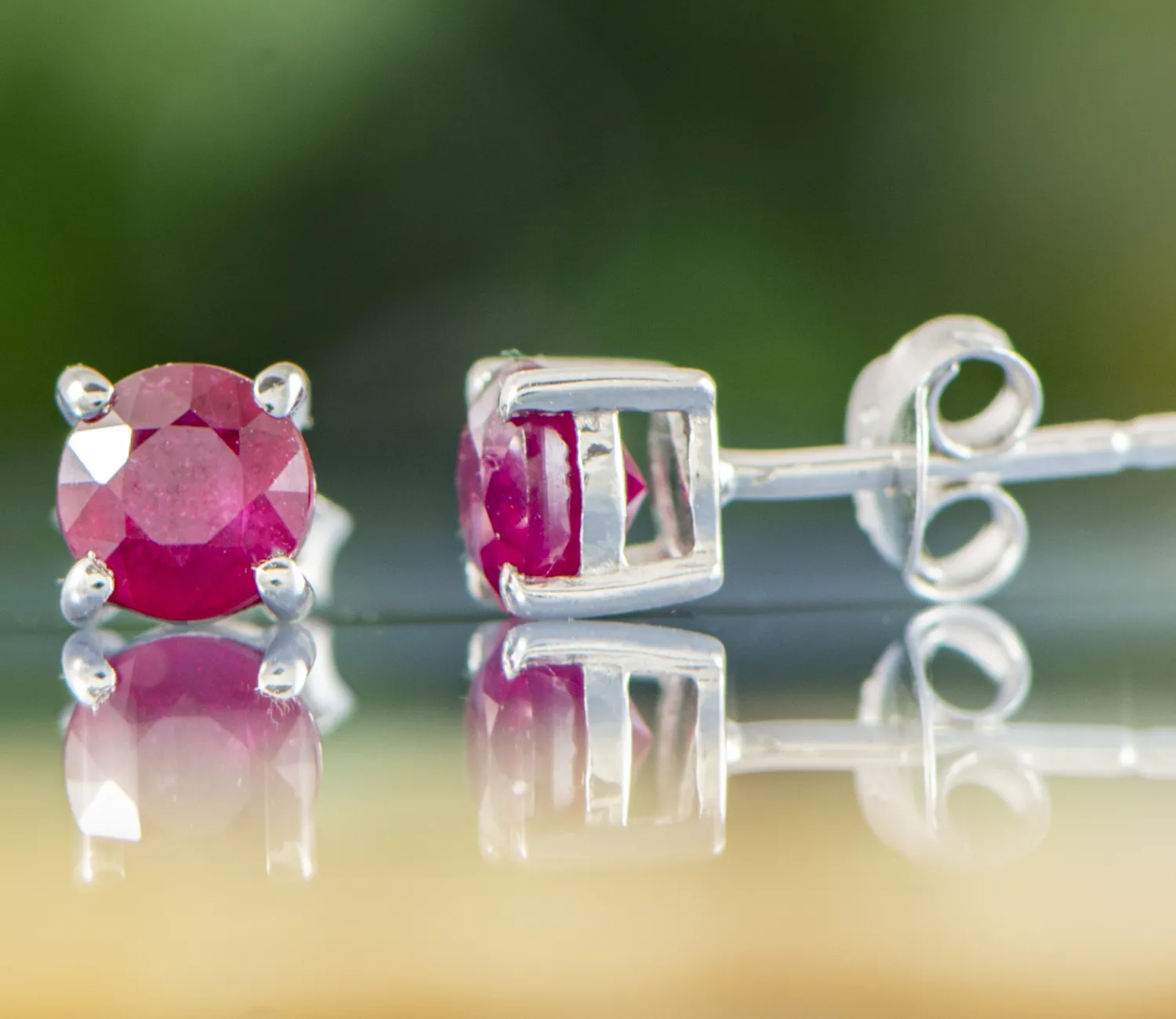 Ohrringe mit Rubin