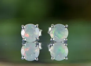 Ohrringe mit Opal 5mm