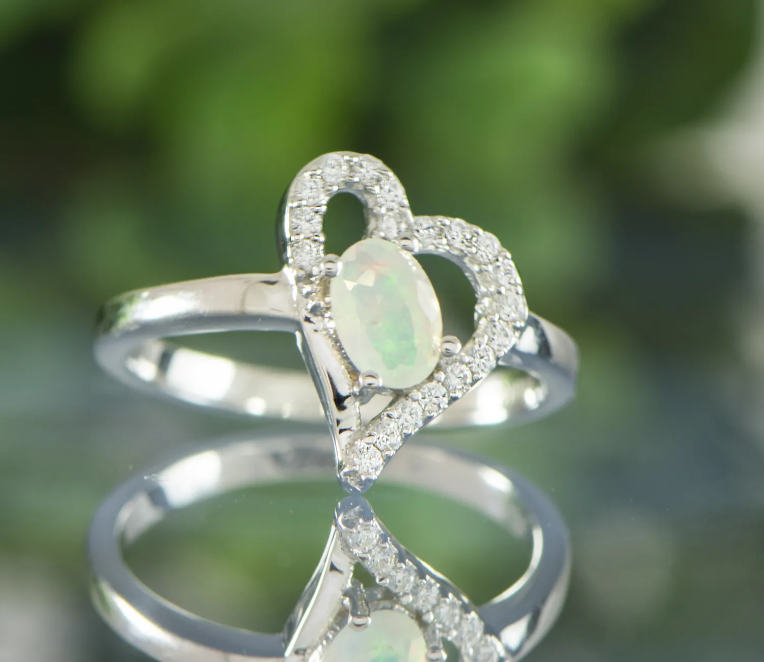 Ring mit Opal