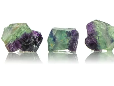 Unbearbeiteter zweifarbiger Fluorit
