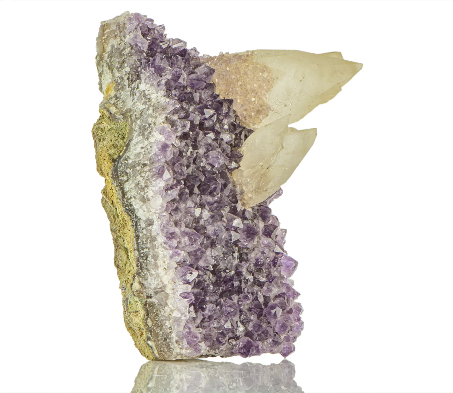 Amethyst mit Calcit