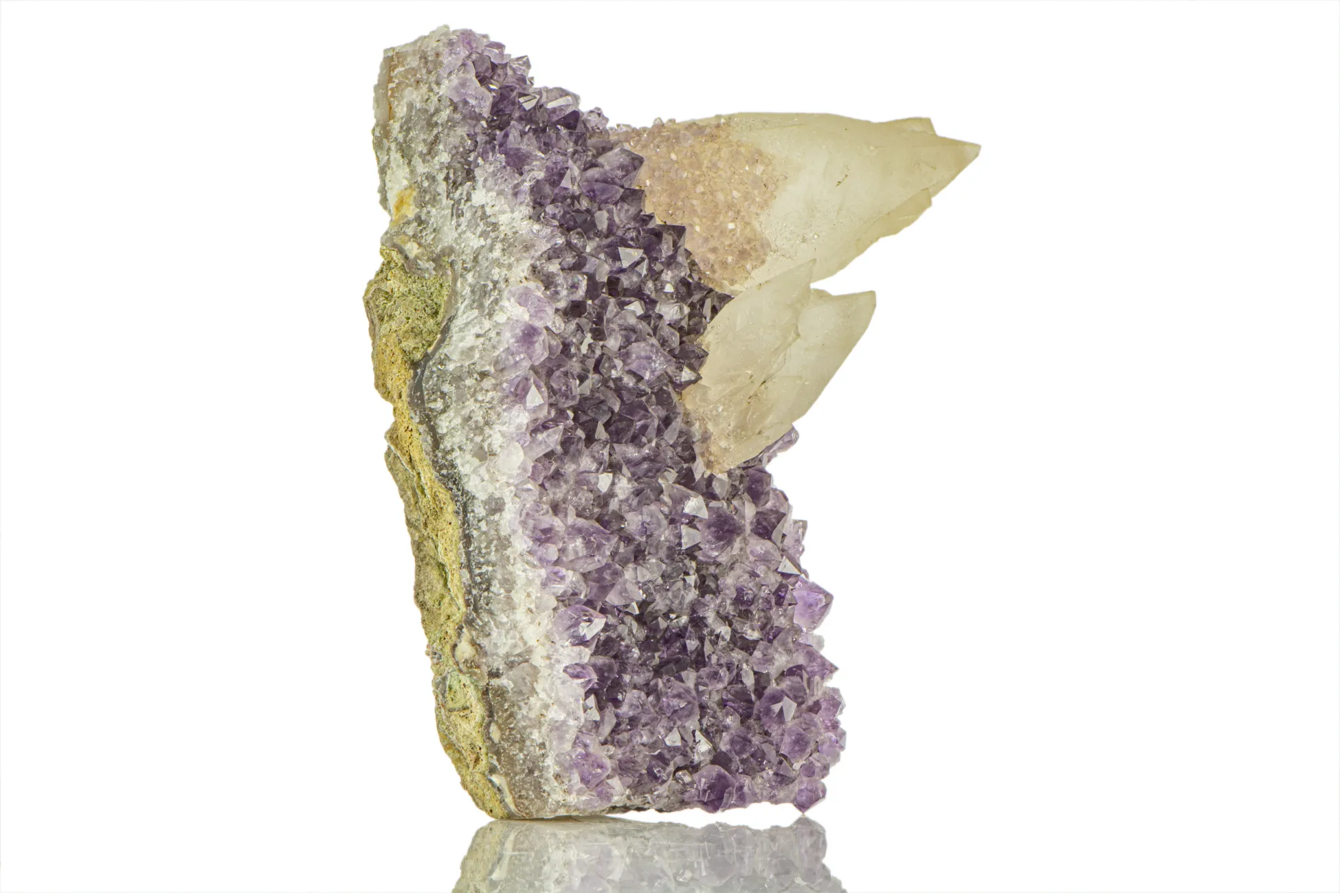 Amethyst mit Calcit