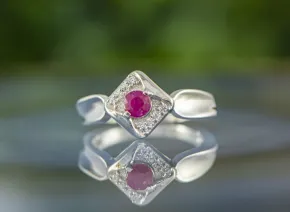 Ring mit Rubin