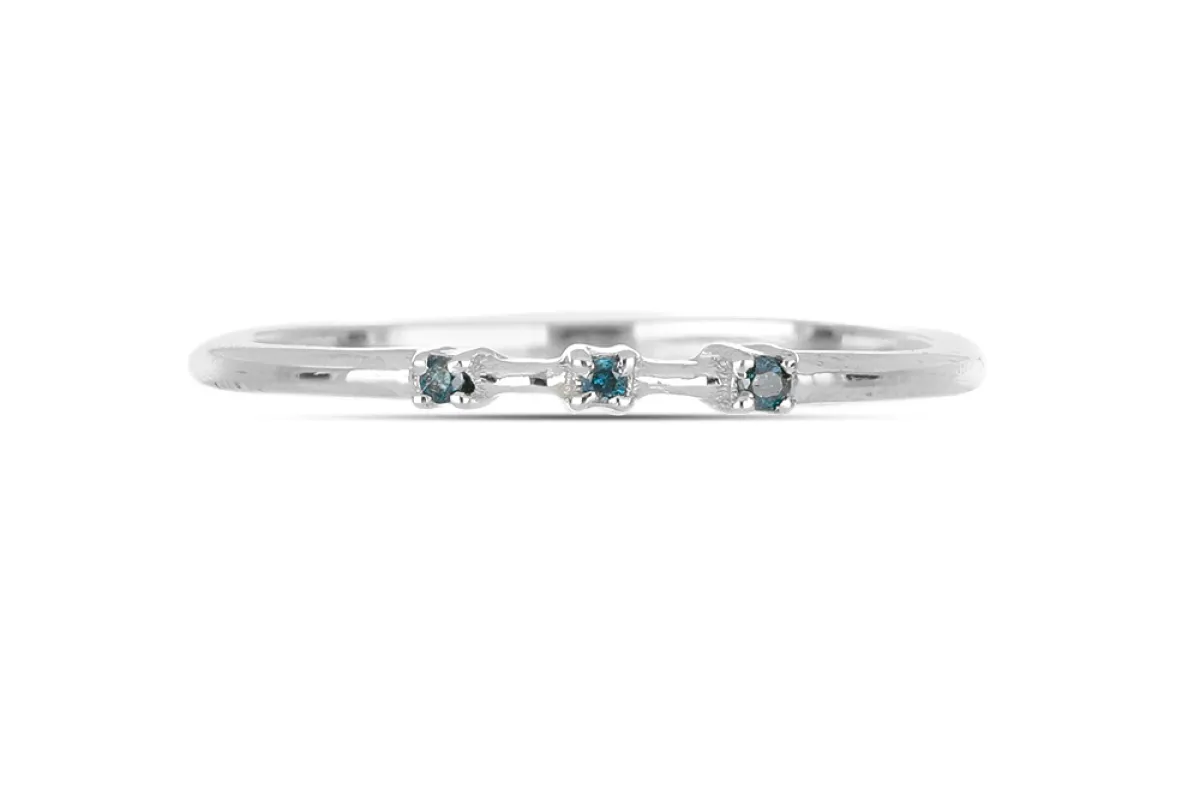 Silberring mit blauen Diamanten