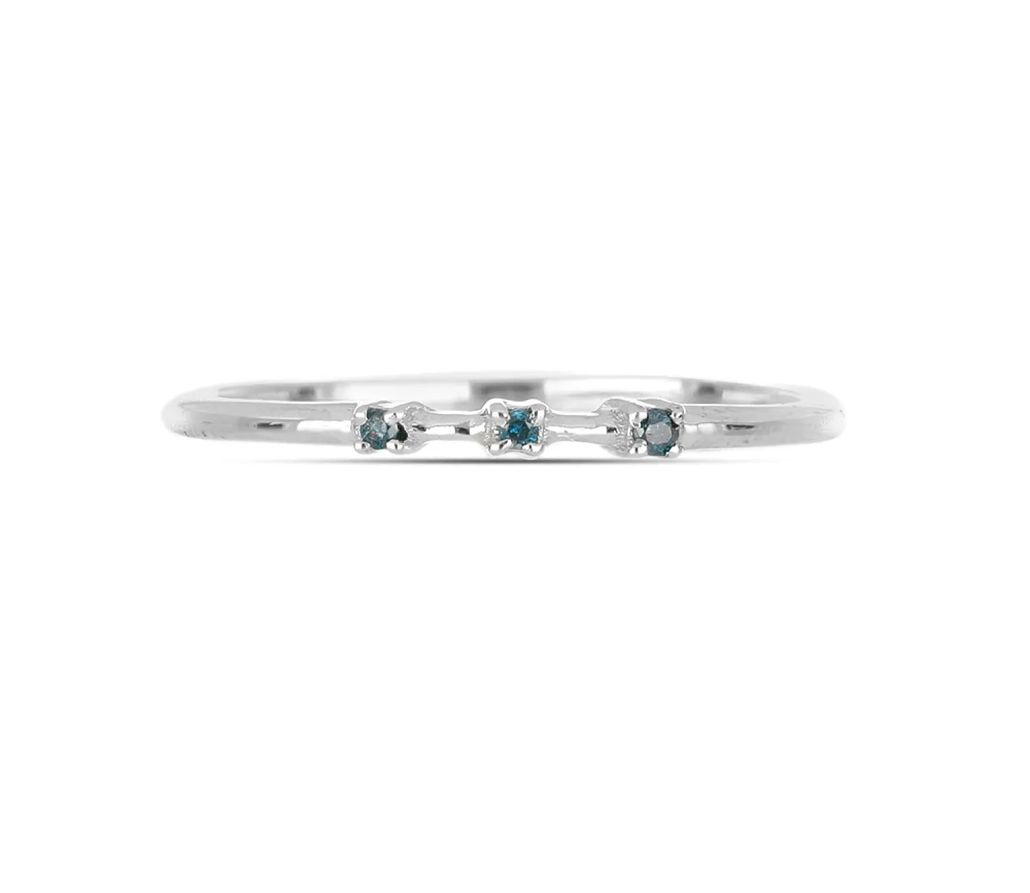Silberring mit blauen Diamanten