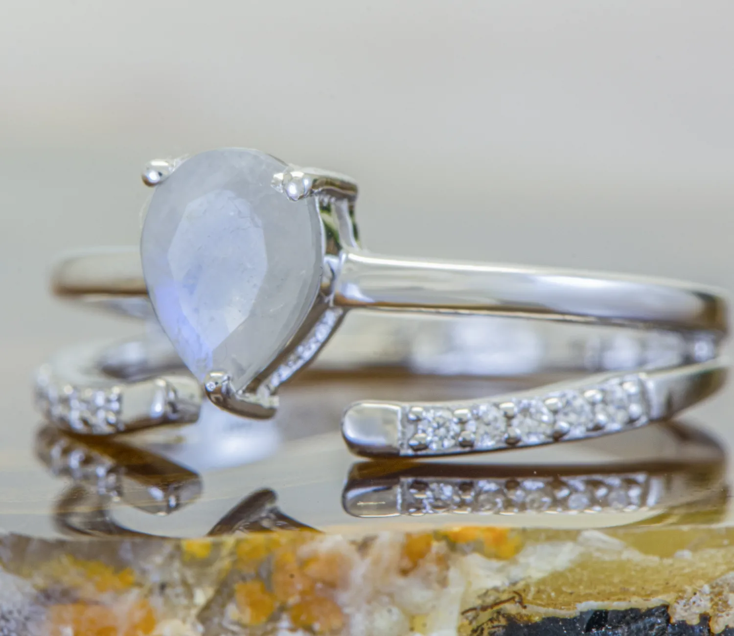 Ring mit Mondstein
