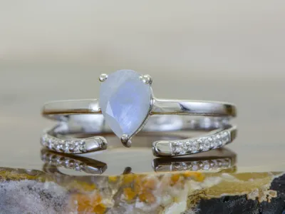 Ring mit Mondstein