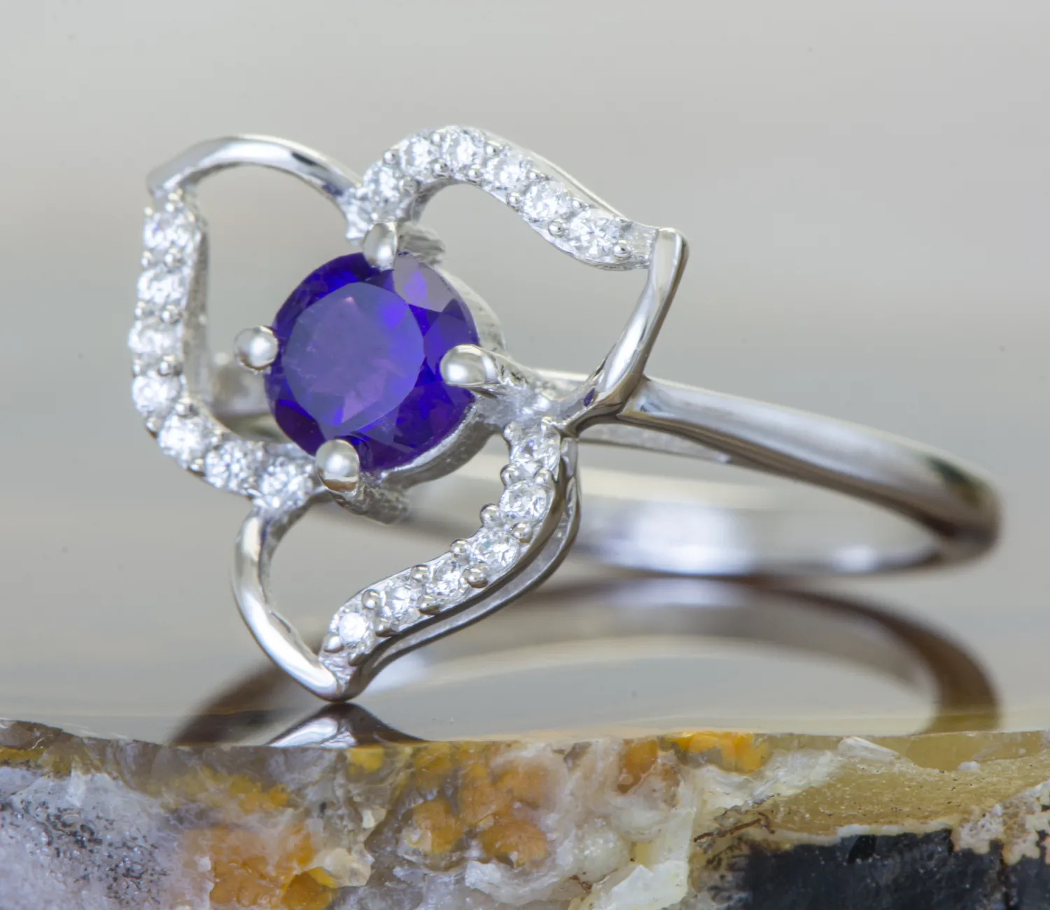 Ring mit Amethyst