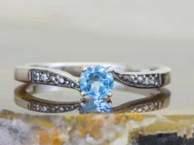 Silberring mit Blauem Topas