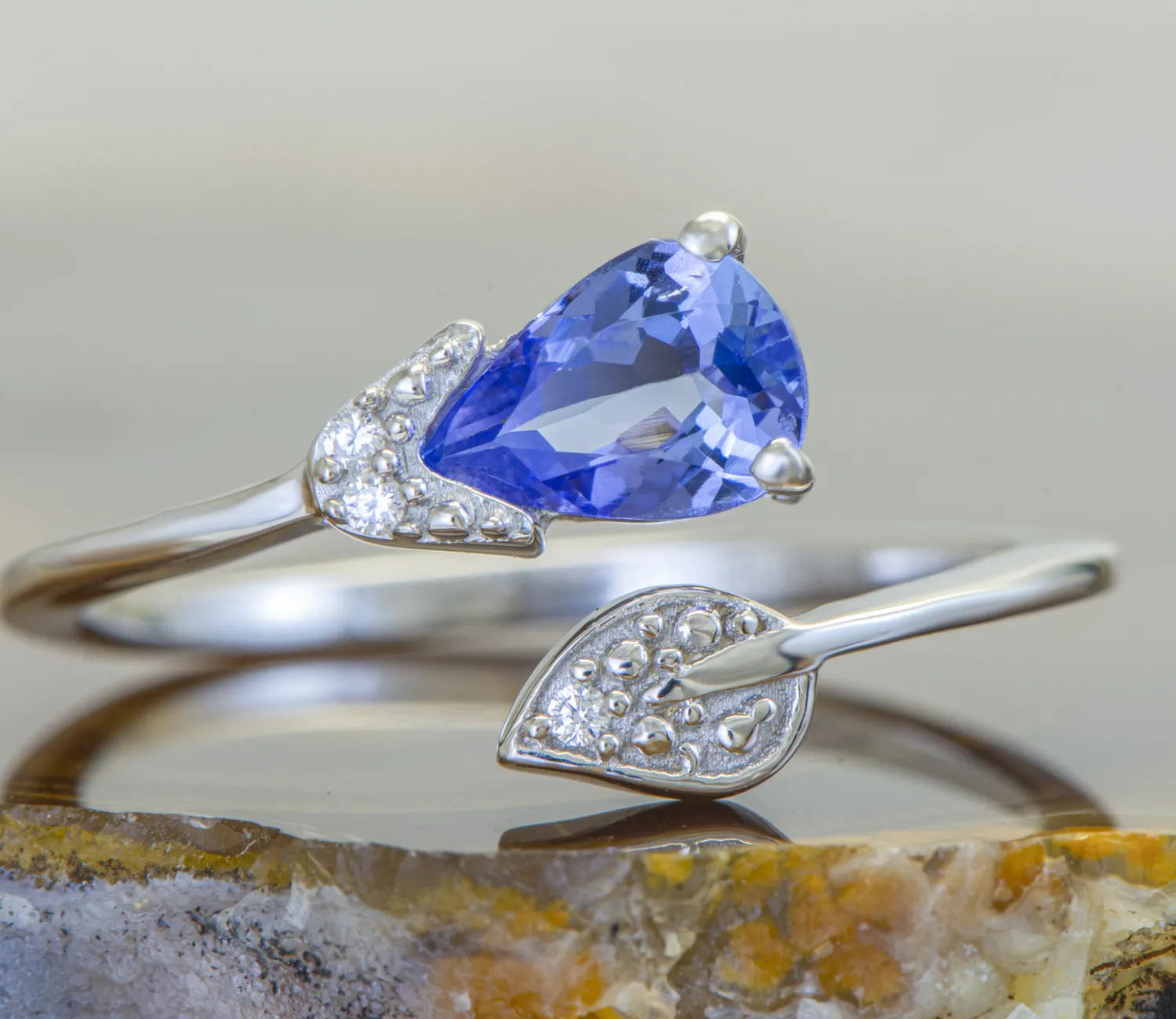 Ring mit Tansanit