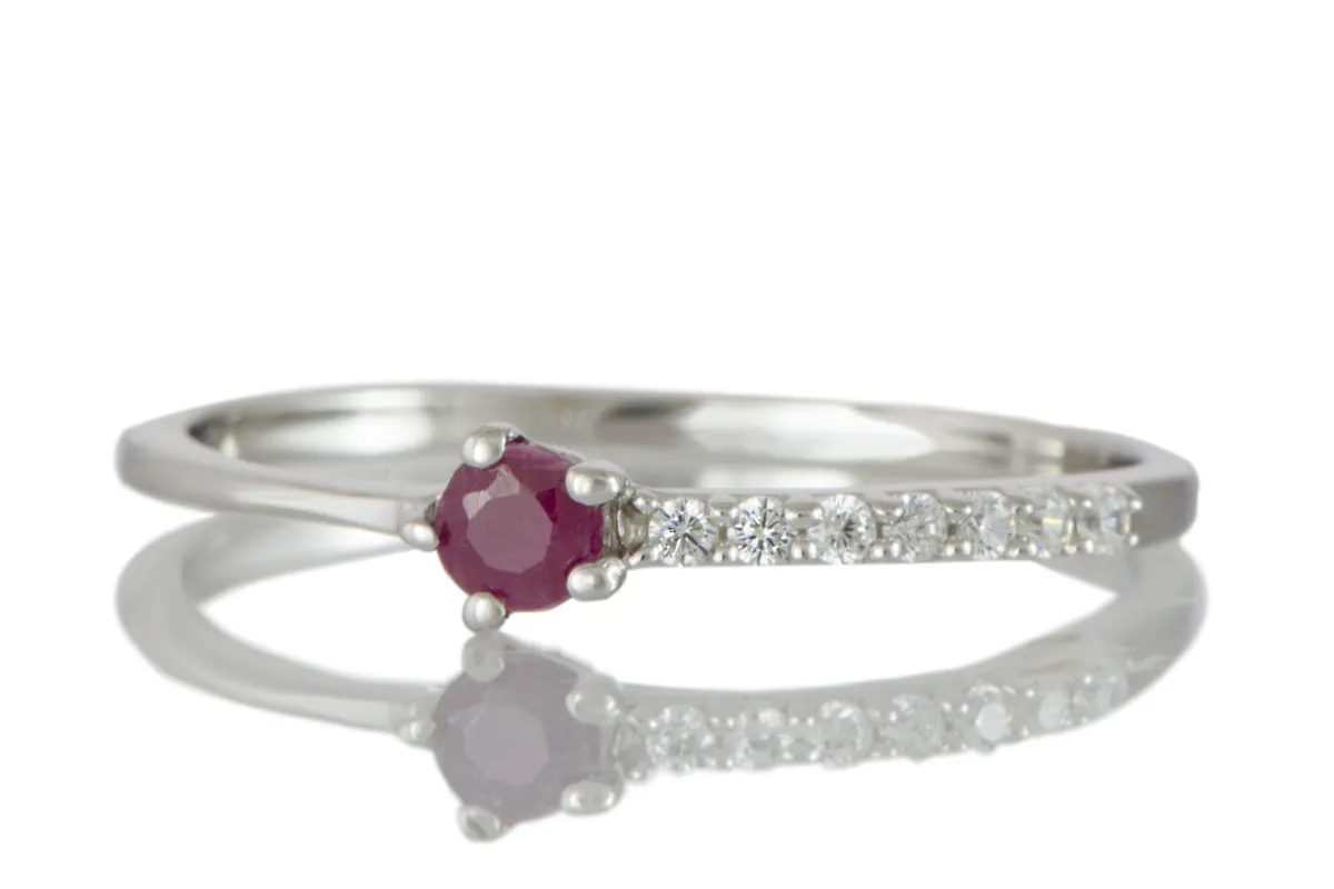 Ring mit Rubin