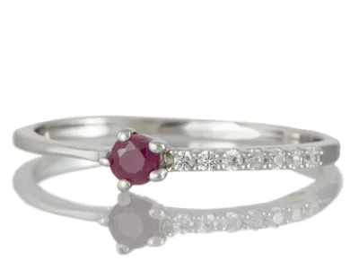 Ring mit Rubin