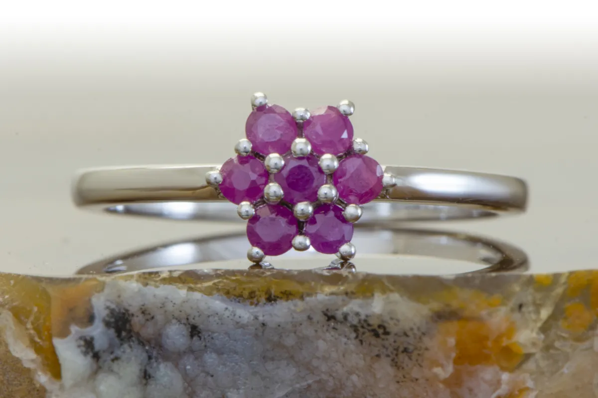 Ring mit Rubinen