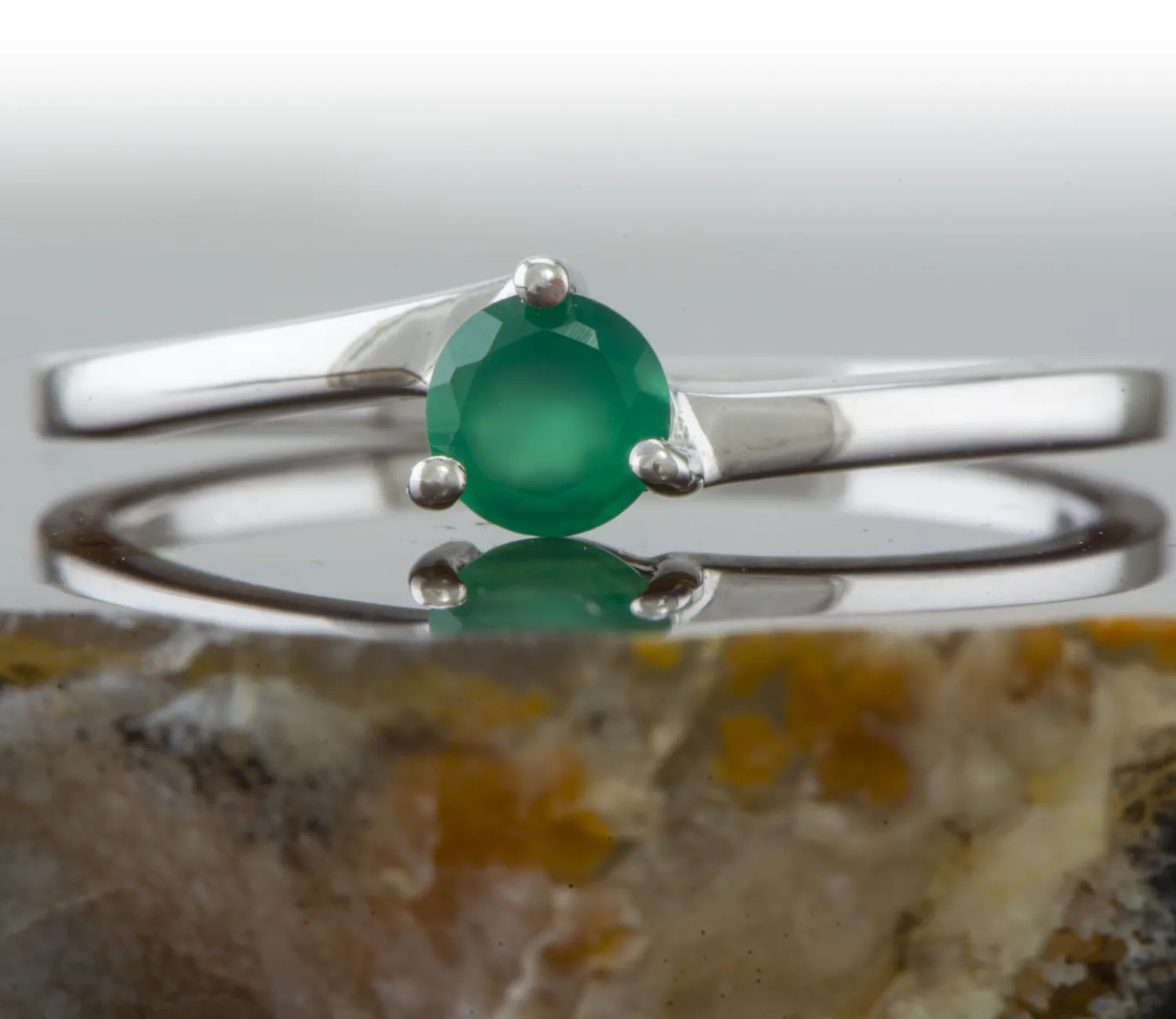 Ring mit grünem Achat