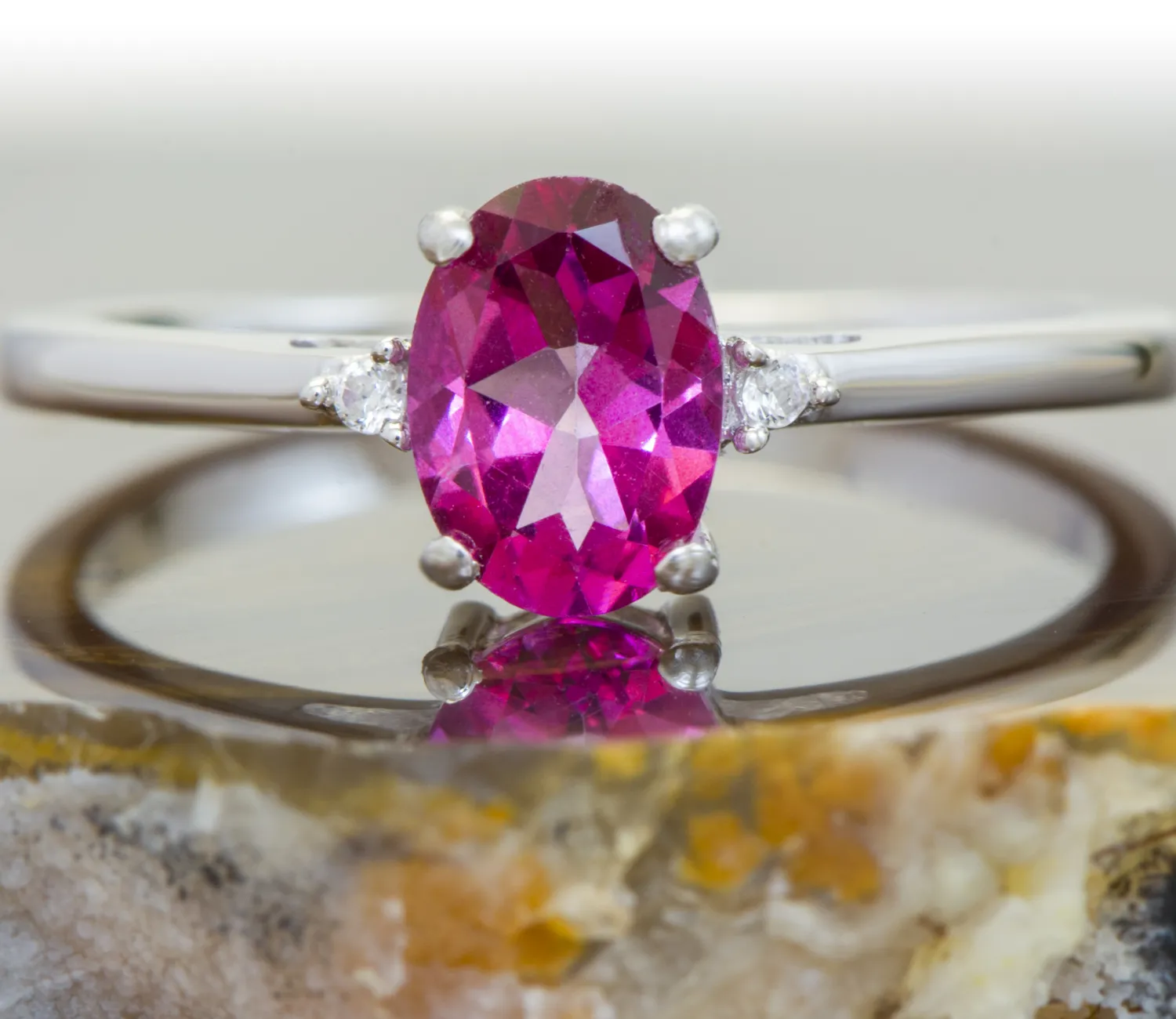 Ring mit Rosa Topas