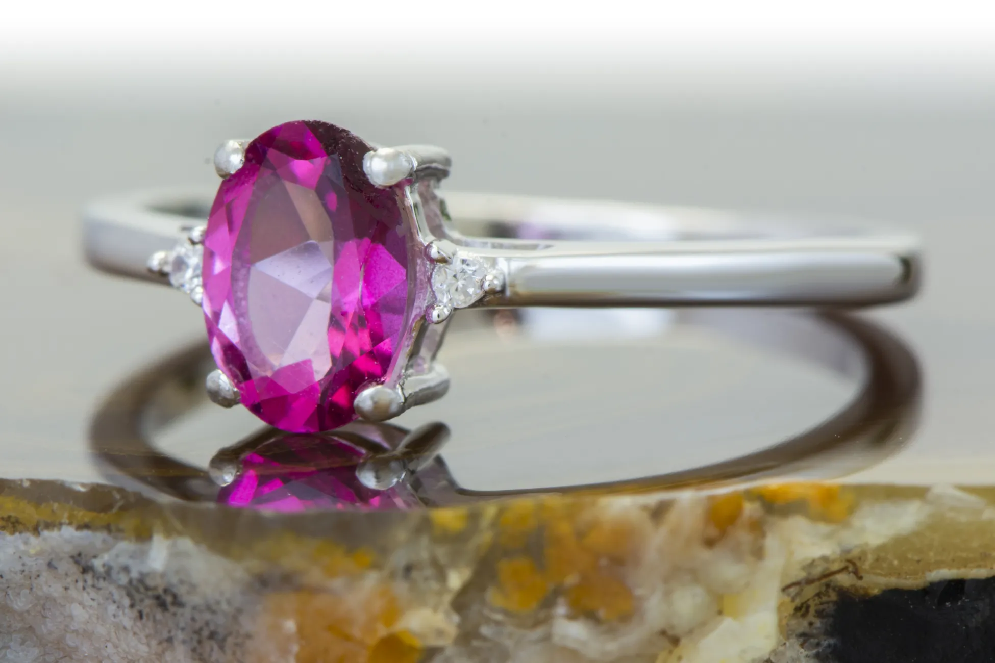 Ring mit Rosa Topas