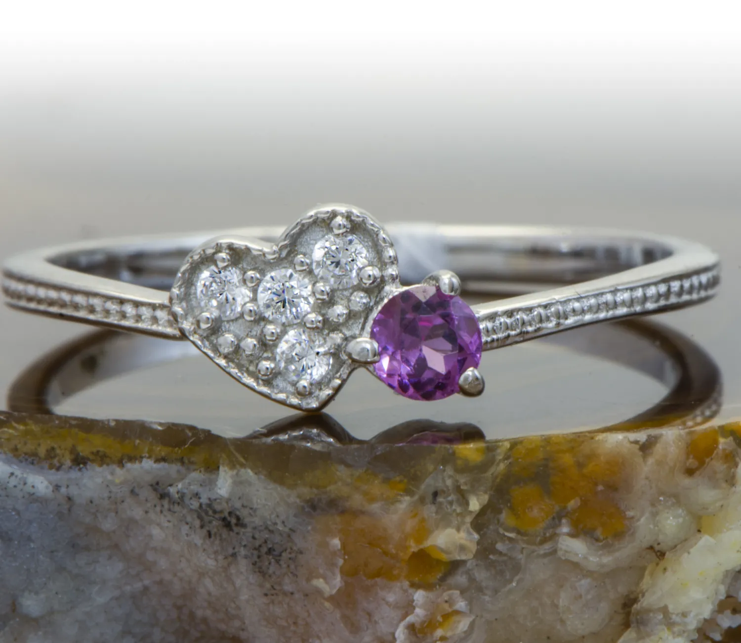 Ring mit Granat