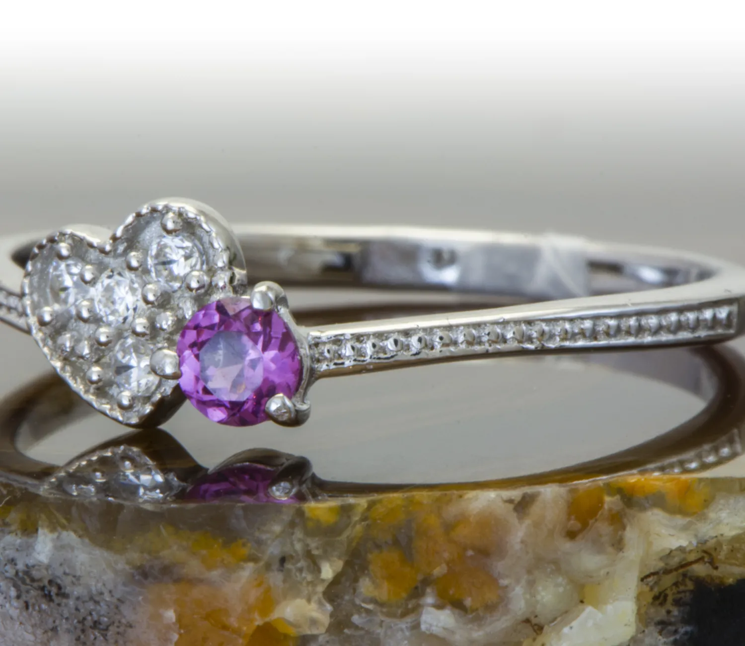 Ring mit Granat