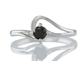 Ring mit schwarzem Diamanten