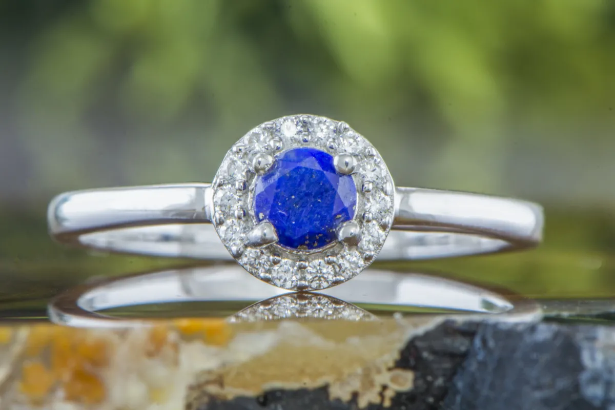 Silberring mit Lapislazuli