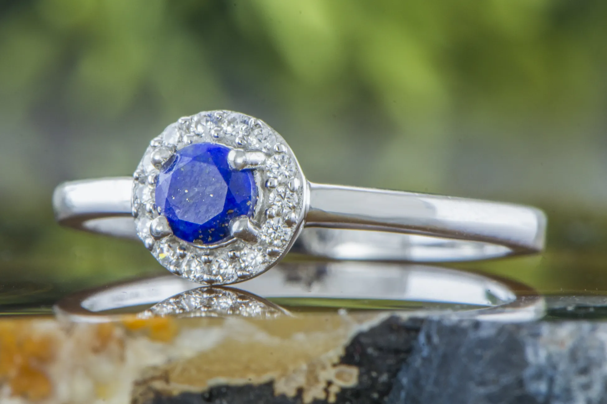 Silberring mit Lapislazuli
