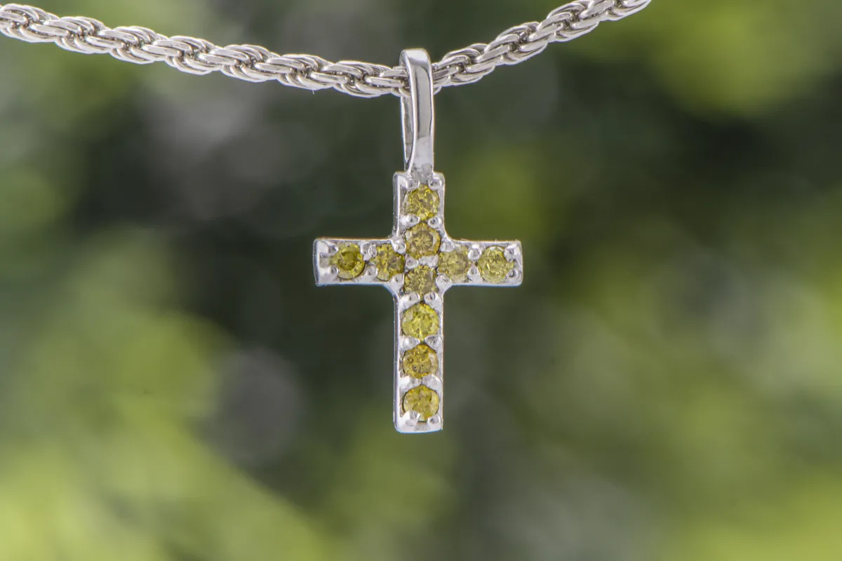 Kreuz mit Gelben Diamanten