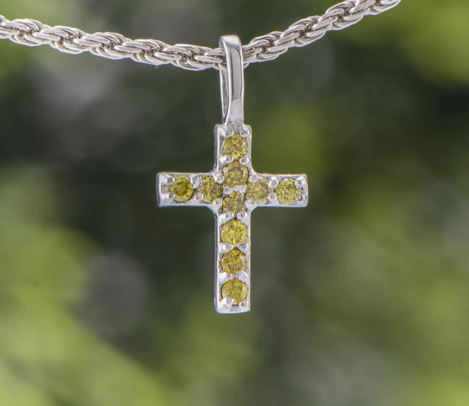 Kreuz mit Gelben Diamanten