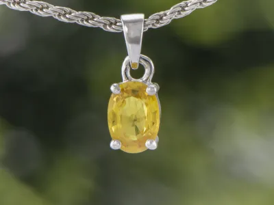 Anhänger mit Gelbem Saphir