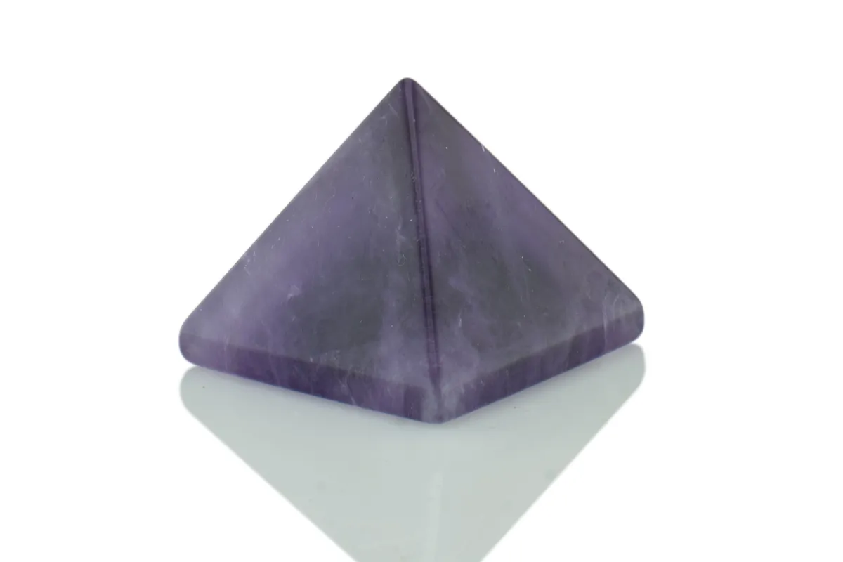 Pyramide aus Amethyst