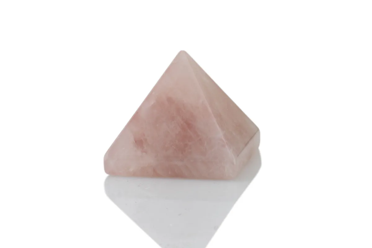 Pyramide aus Rosenquarz