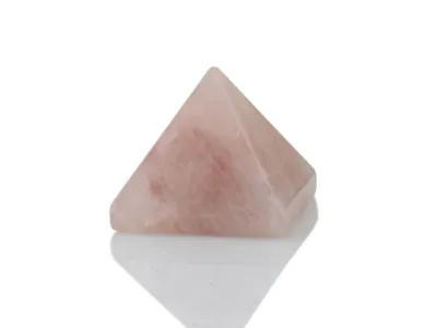 Pyramide aus Rosenquarz