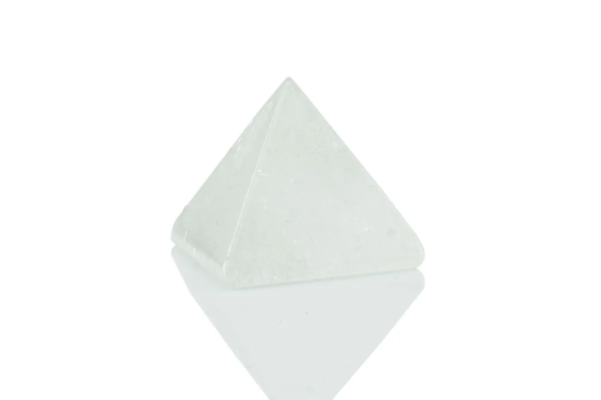 Pyramide aus Bergkristall