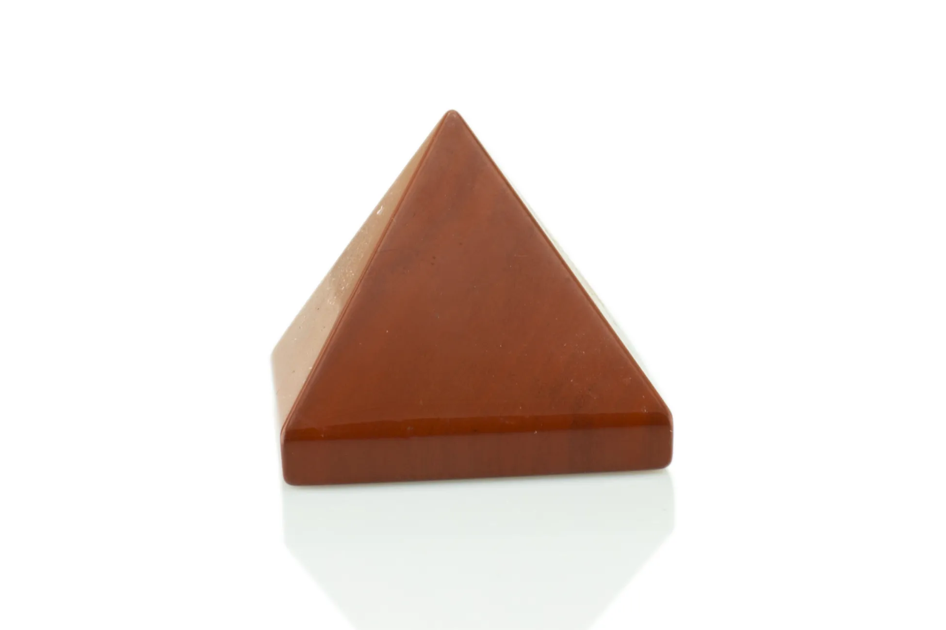 Pyramide aus rotem Jaspis