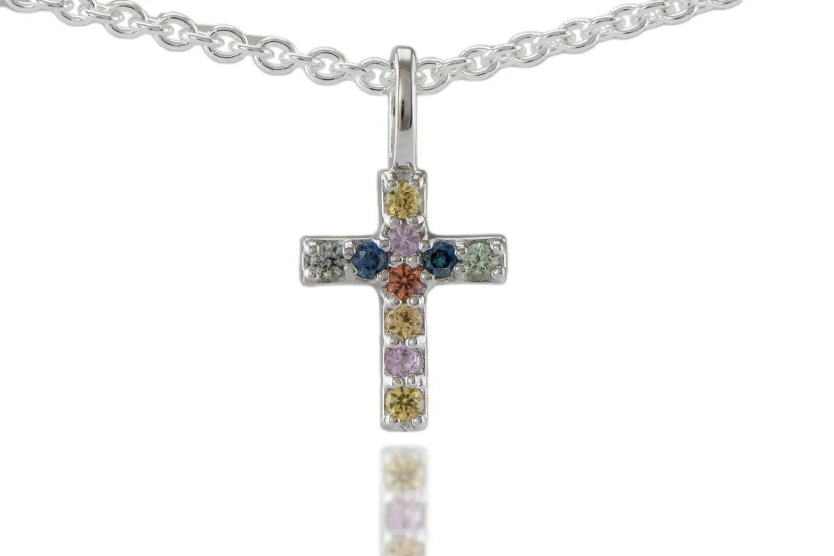 Silbernes Kreuz mit Saphir