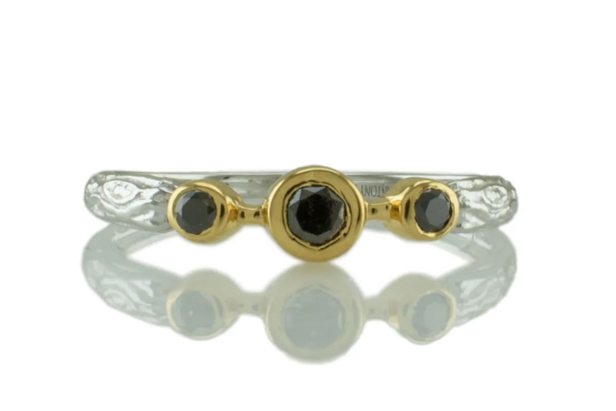 Ring mit Schwarzem Diamant