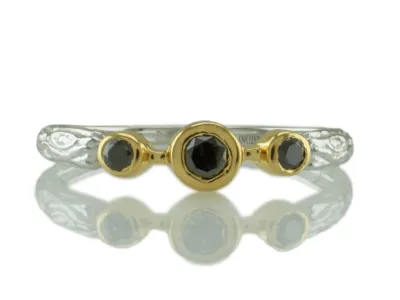 Ring mit Schwarzem Diamant