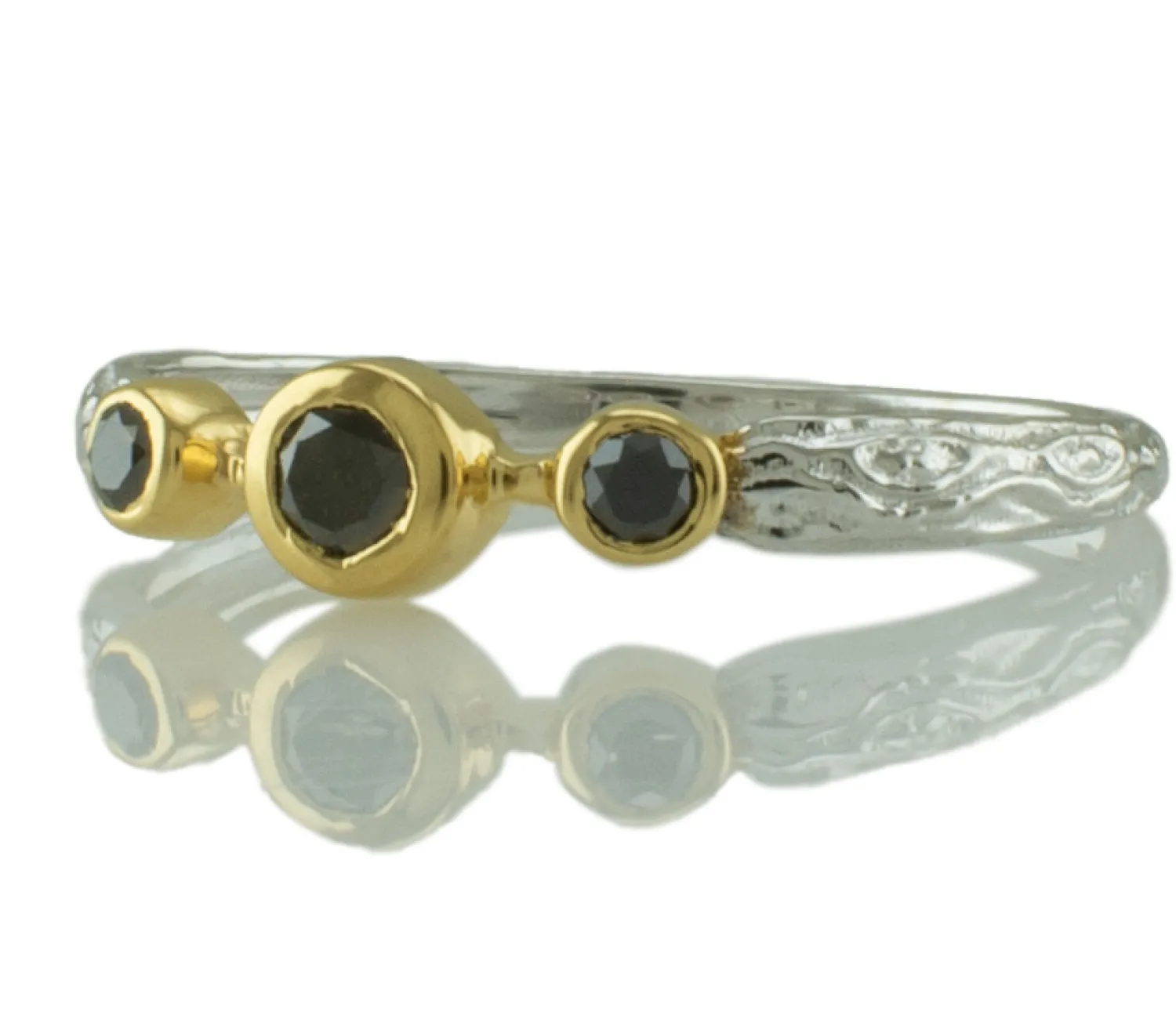 Ring mit Schwarzem Diamant