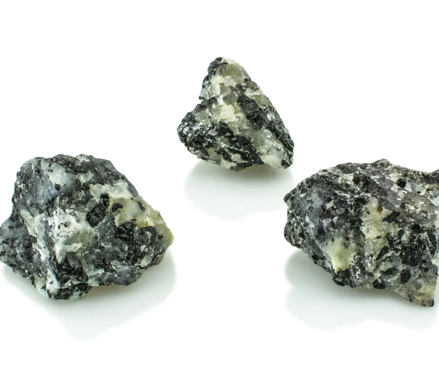 Schwarzer Turmalin in Quarz
