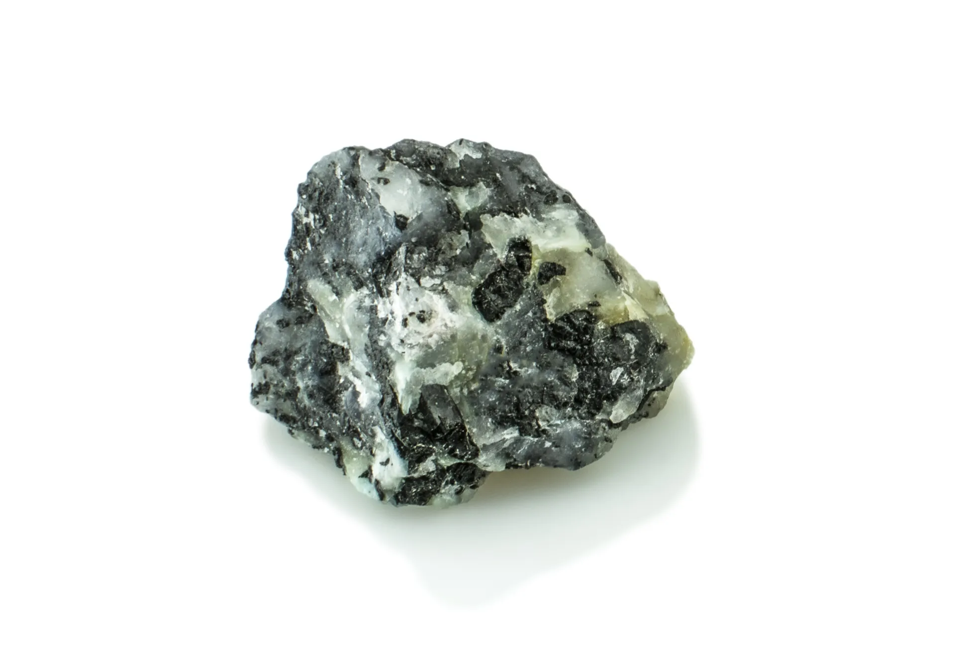 Schwarzer Turmalin in Quarz