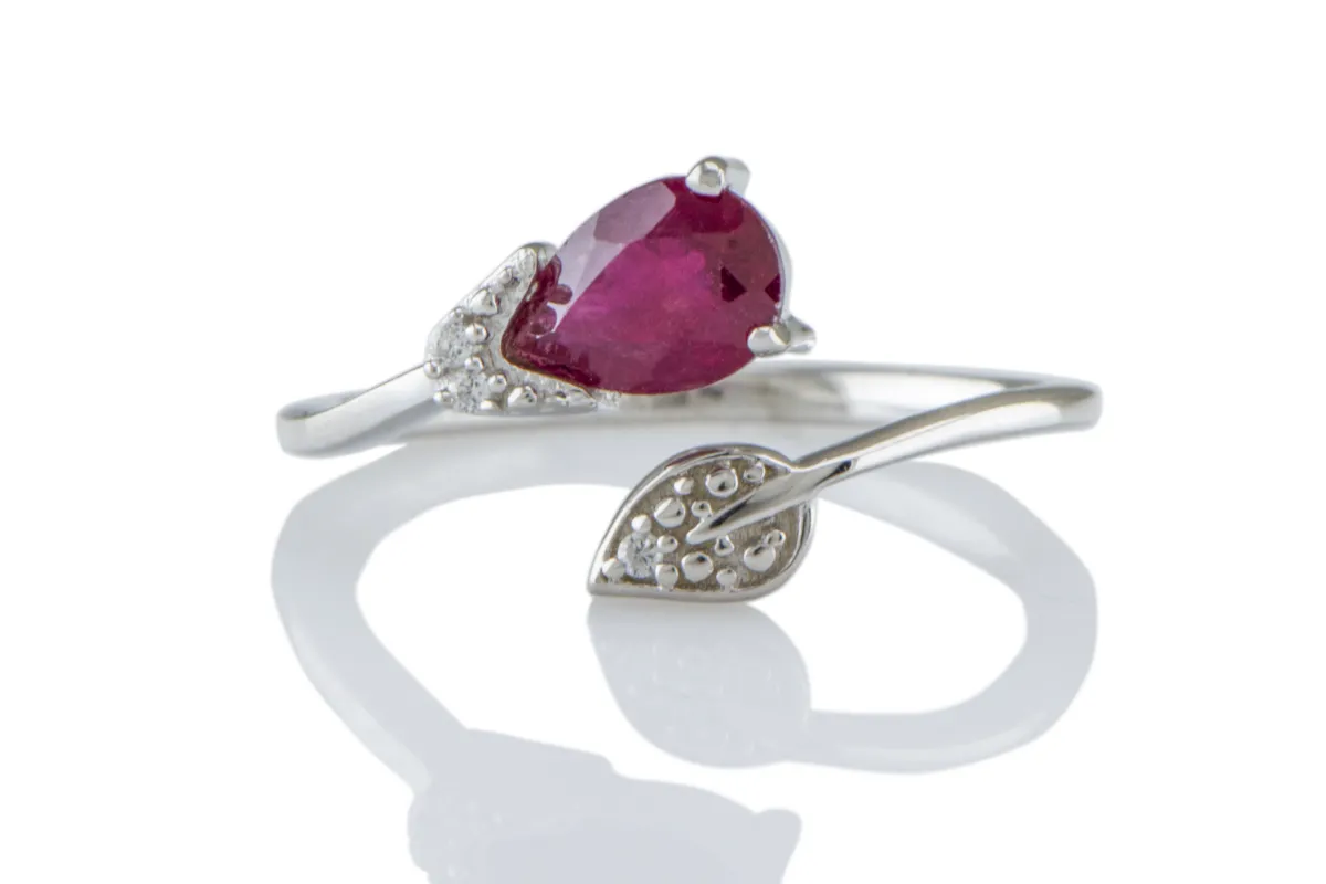 Ring mit Rubin