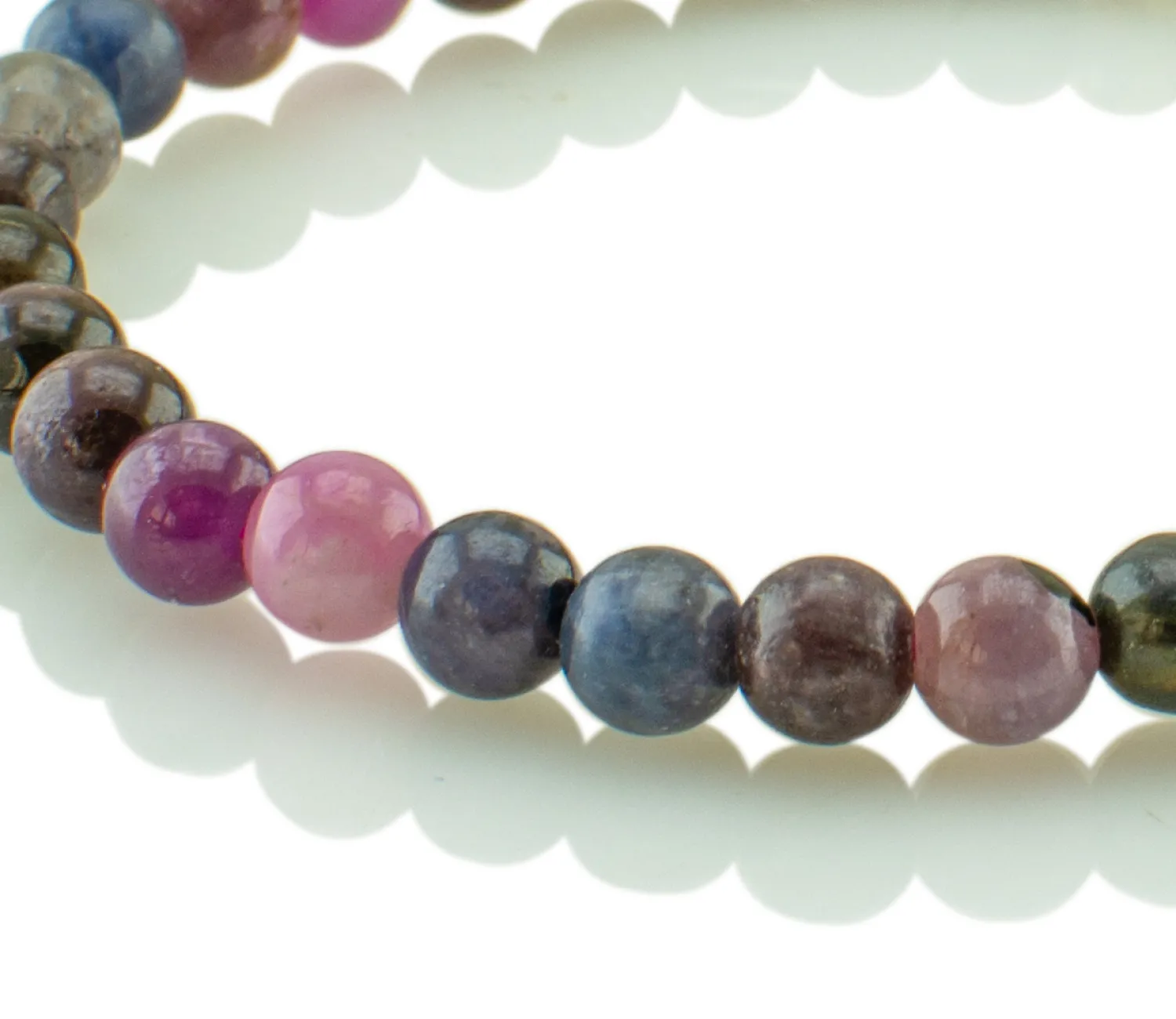 Armband aus mehrfarbigen Saphiren