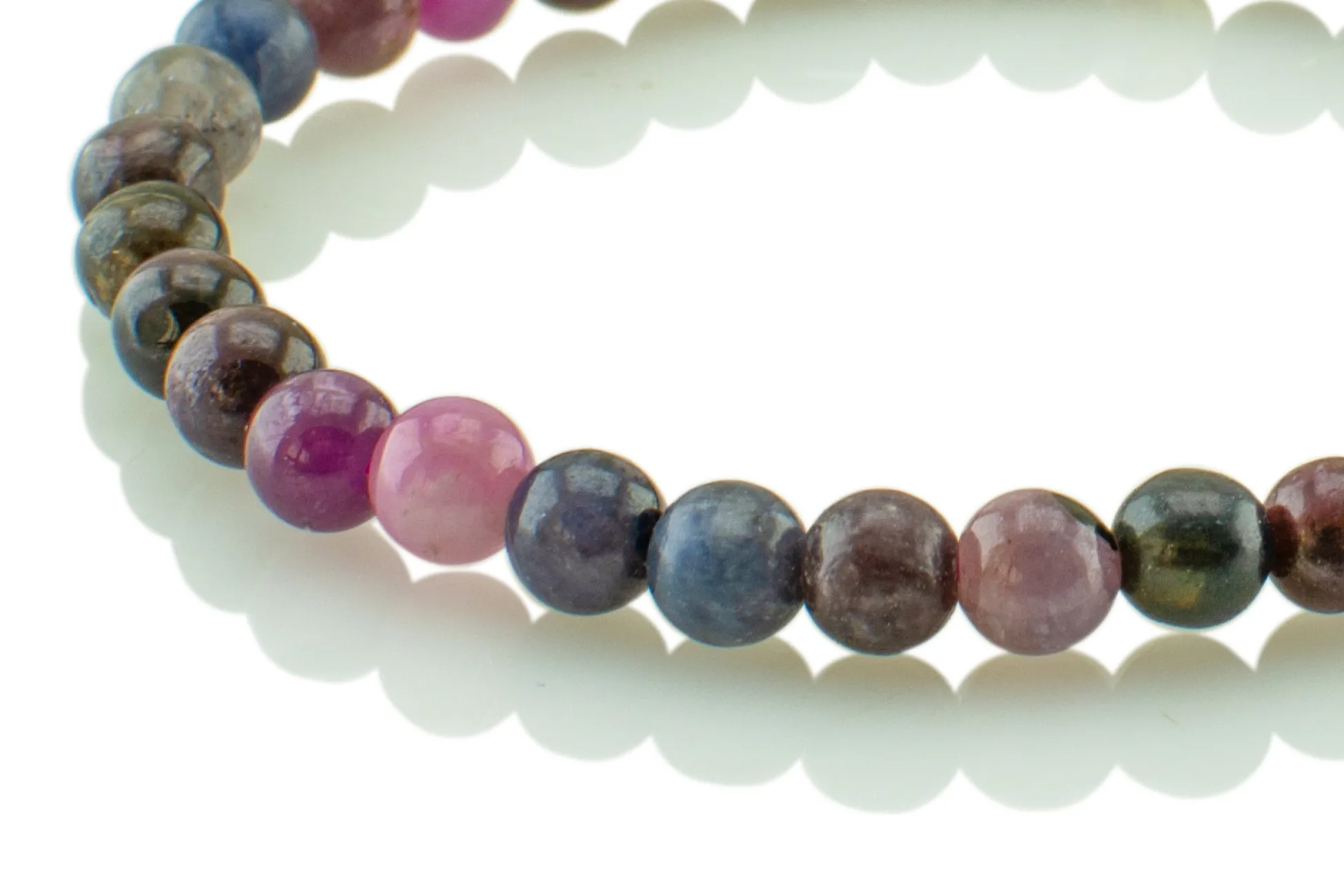 Armband aus mehrfarbigen Saphiren