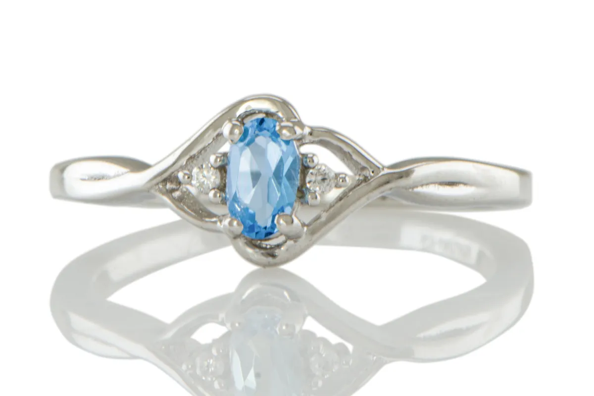 Ring mit Blauem Topas